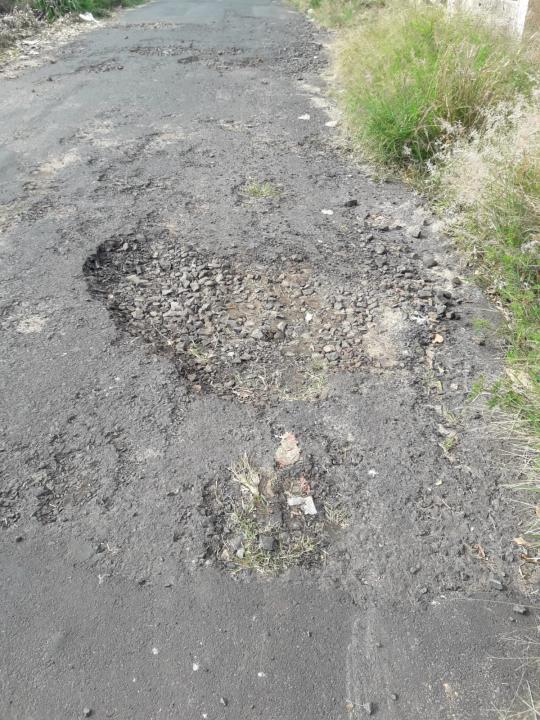 Foto 3 de 11 — Que asfalto é esse? Moradora reclama: “Foi recapeado o Jardim América inteiro e a minha rua ficou esquecida”